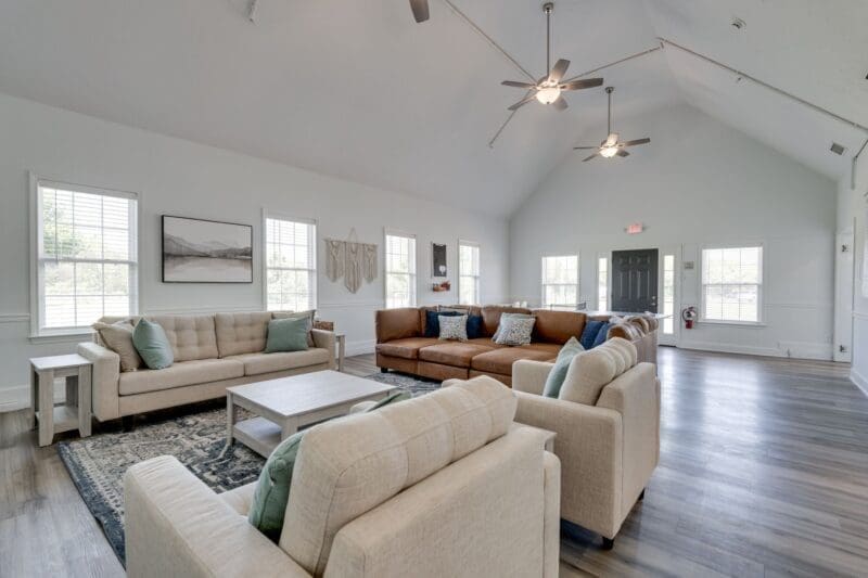 A supportive therapy session focused on healing and recovery, highlighting the benefits of Rapid Detox in Nashville.